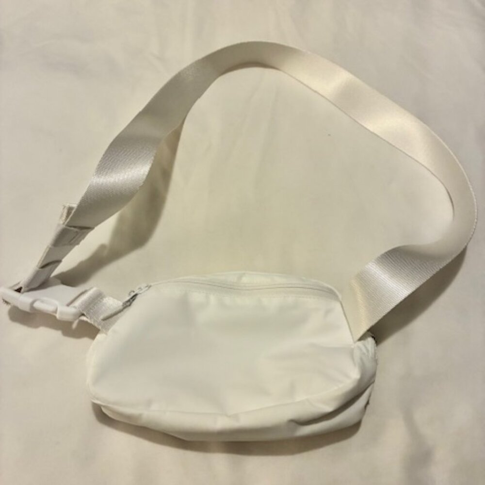 Lululemon Belt Bag White with Alabama Logo - NEW - Picture 5 of 6